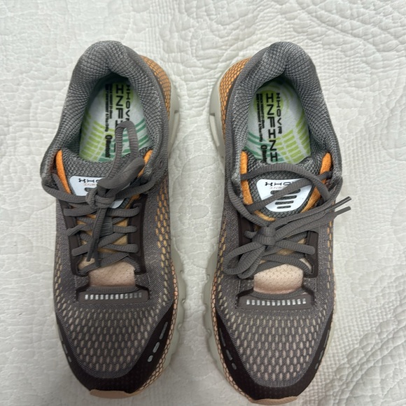 NEW! UNDER ARMOUR HOVR SNEAKERS SZ 8.5 - Picture 2 of 8